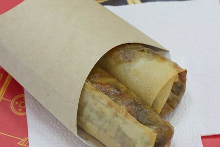 Спринг-роллы с сыром и кориандром 2 шт