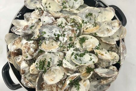 Вонголе в сливочно-чесночном соусе