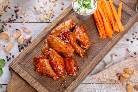 Куриные крылышки с соусом сладкий чили S