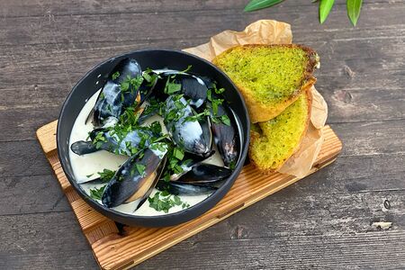 Мидии в соусе дор блю