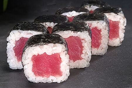 Мини-ролл с тунцом