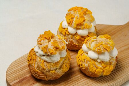 Пирожное Шу с бананом