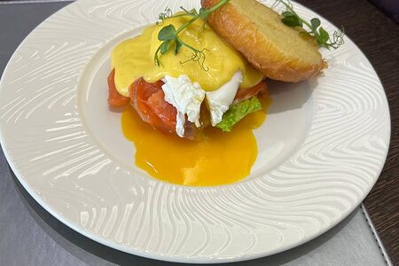 Яйцо бенедикт с семгой