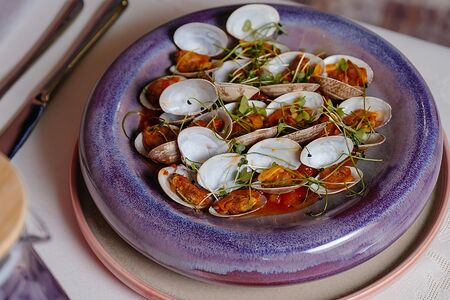 Соте из мидий в прованском соусе