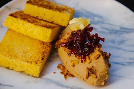 Пате из куриной печени с луком конфи