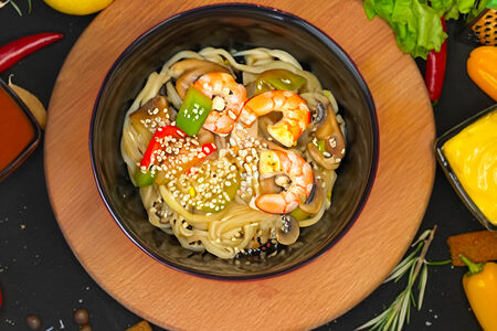 Удон с креветками