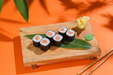 Сяке маки (мини ролл с лососем)