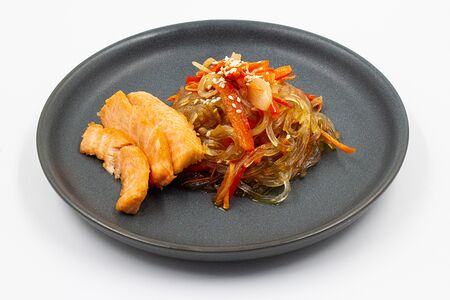 Стеклянная лапша с лососем