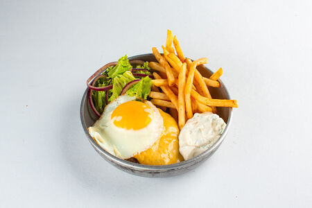 Сковородка с бифштексом