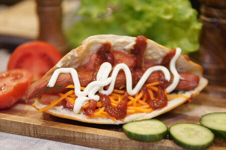 Хот-дог с охотничьей колбаской