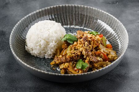 Говядина в соусе с черным перцем