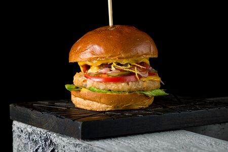 Бургер, который я ем