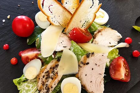 Цезарь с курочкой