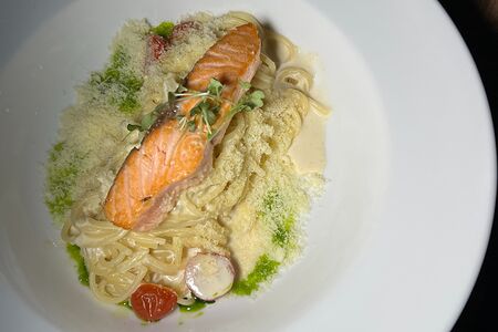 Паста с лососем и сырным кремом