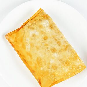 Чебурек с луком и яйцом