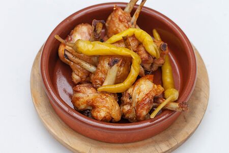 Куриные крылья с маринованным острым перцем