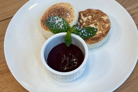 Сырники со сметаной