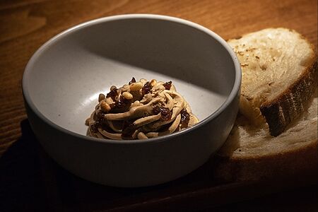 Паштет из птицы с луковым конфитюром