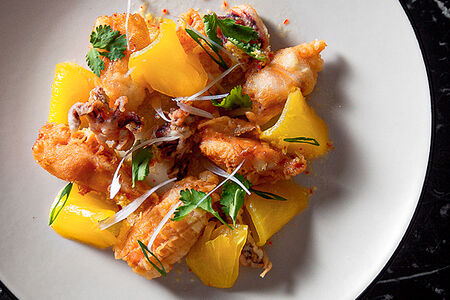 Кальмар темпура с ананасом