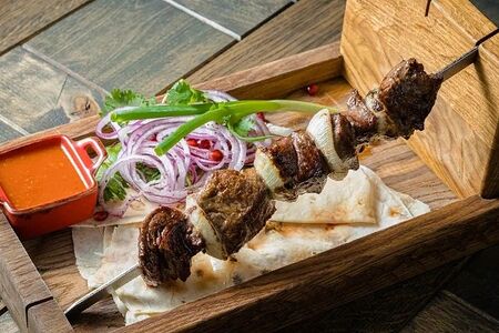 Вырезка говяжья с сырным соусом