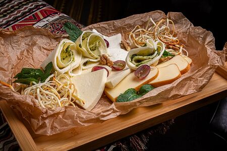 Ассорти из грузинских сыров