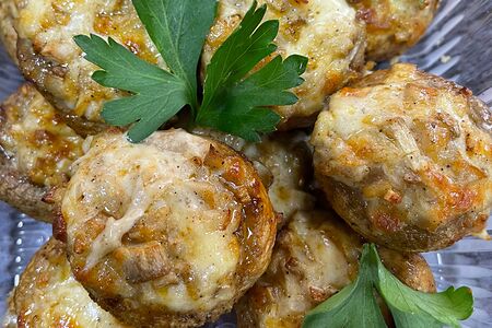 Шампиньоны на мангале с сыром