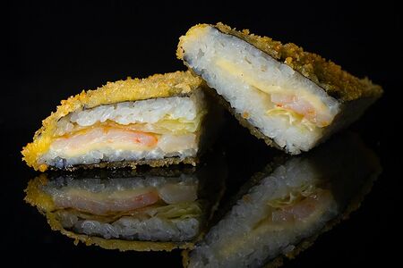 Японский сендвич с креветкой