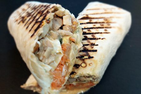 Шаурма с курицей в лаваше