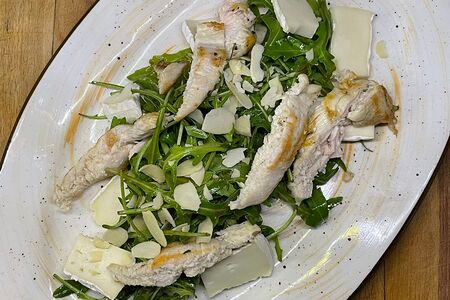 Салат с камамбером и курицей