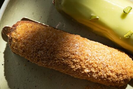 Эклер Столичный