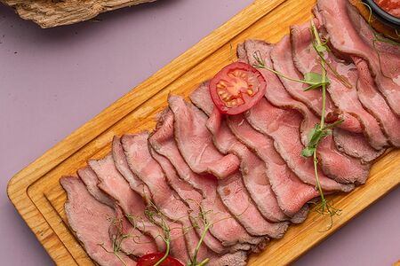 Ростбиф с соусом маринара