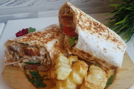 Шаверма в лаваше с картошкой