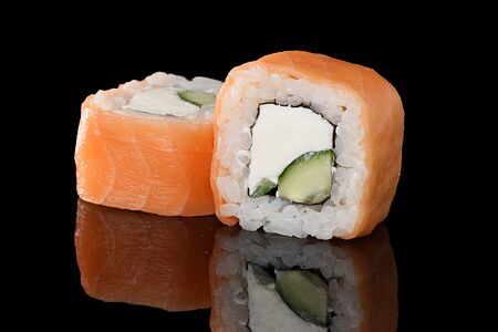 Ролл Филадельфия с огурцом