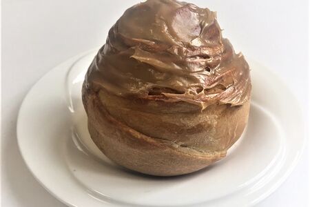 Слойка швейцарская с карамелью и корицей