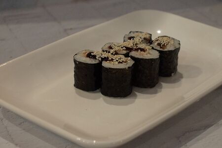 Ролл с угрем