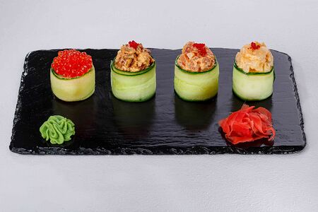 Гункан с гребешком