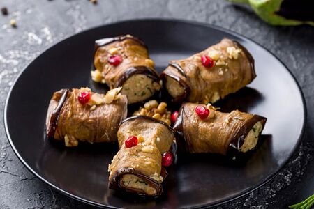 Рулетики из баклажанов с сыром