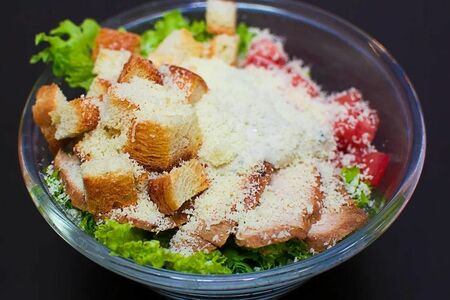 Цезарь с курицей