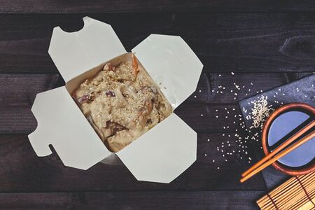 Удон с морепродуктами в сливочном соусе