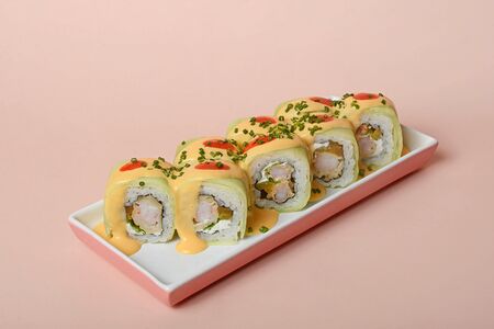 Креветка темпура с соусом манго