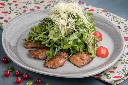 Салат с утиной грудкой