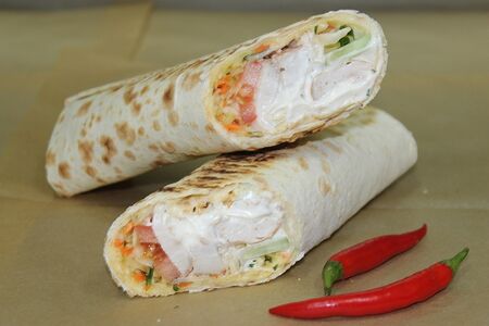Шаурма Классика с курицей и свежими овощами