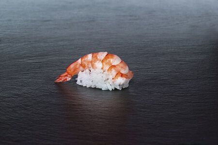 Суши с тигровой креветкой