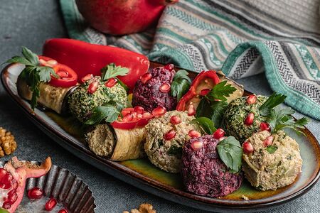 Ассорти из пхали