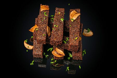 Гренки чесночные