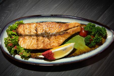 Стейк из сёмги на углях