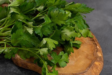 Петрушка свежая