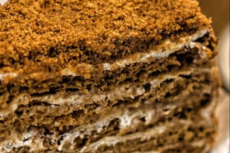 Пирожное Медовик