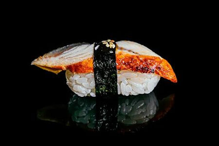 Суши с угрем