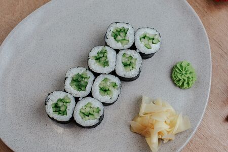 Огурец маки